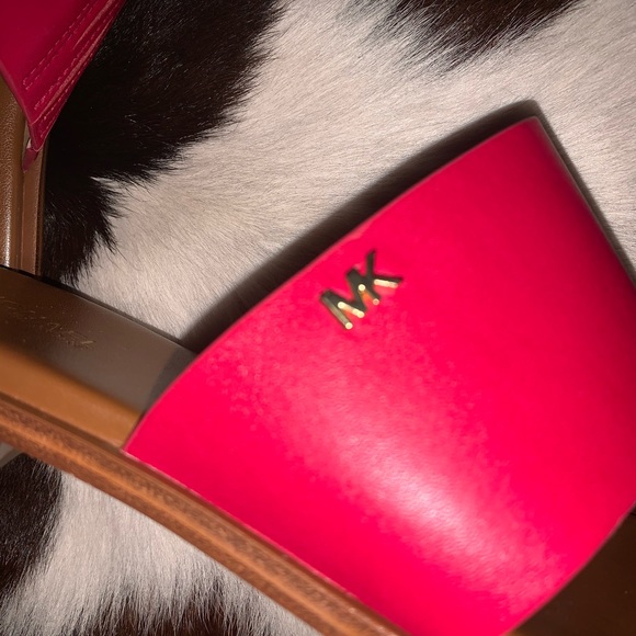 MICHAEL KORS AUGUST SANDALS - Picture 3 of 4